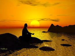 Das Bild Meditation bei Sonnenuntergang wird geladen ...